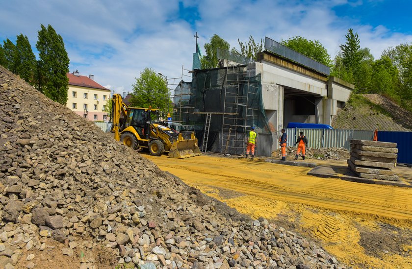 Rozbiórka wiaduktu i skarpy w Chorzowie Batorym