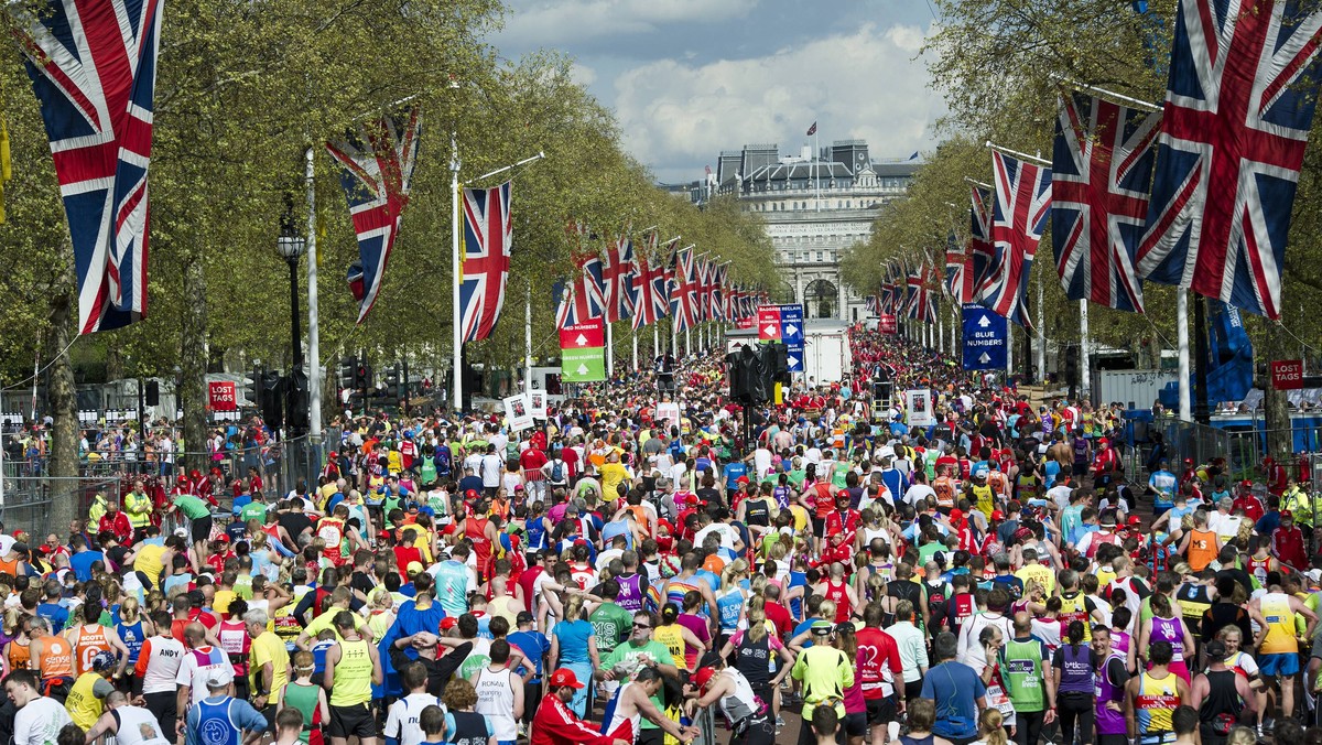 Claire Squires, 30-letnia uczestniczka Londyńskiego Maratonu, zmarła podczas biegu. Kobieta, jak każdy inny uczestnik miała do przebiegnięcia 42 kilometry i 195 metrów. Jednak nie udało jej się dobiec do mety.