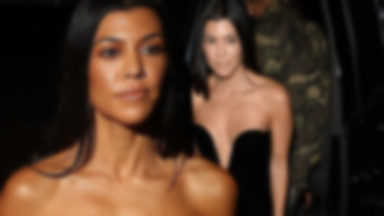 Kourtney Kardashian z nowym chłopakiem na randce. Co za dekolt!