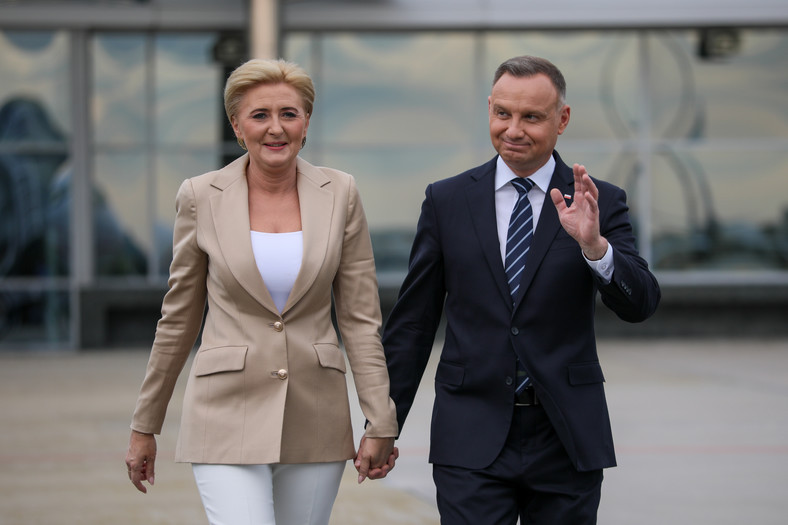 Andrzej Duda i Agata Duda na lotnisku w Warszawie