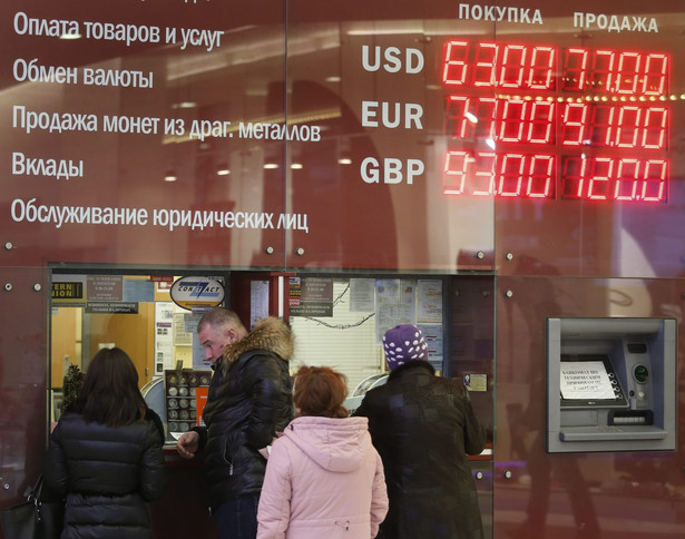 Rosja desperacko walczy o rubla. Wielkie kłopoty rosyjskiej gospodarki