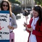 Protest na Rynku Głównym w Krakowie pod hasłem Zatrzymać plandemię. 