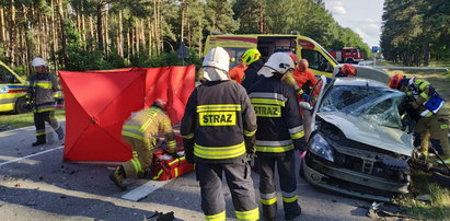 Koszmar na lubelskiej drodze. Siła zderzenia była tak wielka, że z auta zostały strzępy