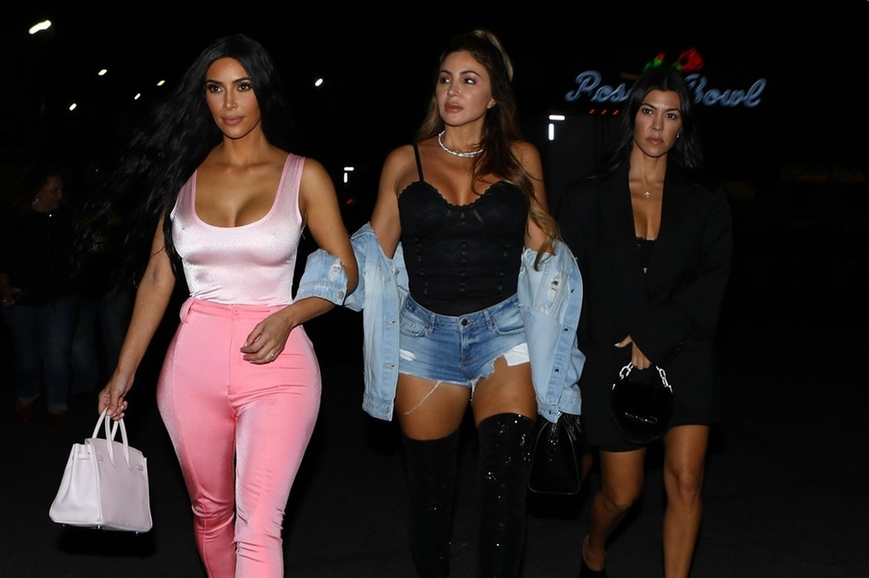 Kim Kardashian z siostrami