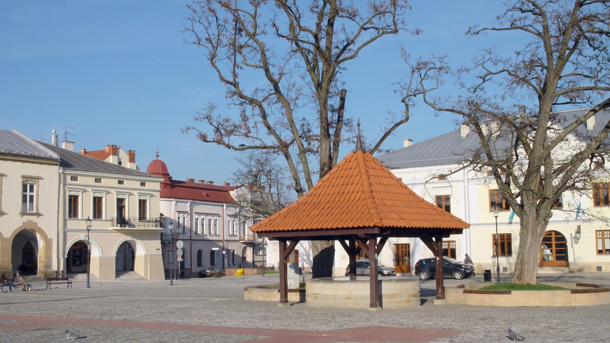 Ponad 400 hełmów i czapek wojskowych, które były elementem umundurowania żołnierzy od XVIII po XX w., można od dziś obejrzeć w Muzeum Podkarpackim w Krośnie (Podkarpackie).