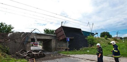 Wykoleił się pociąg. Jechał za szybko?