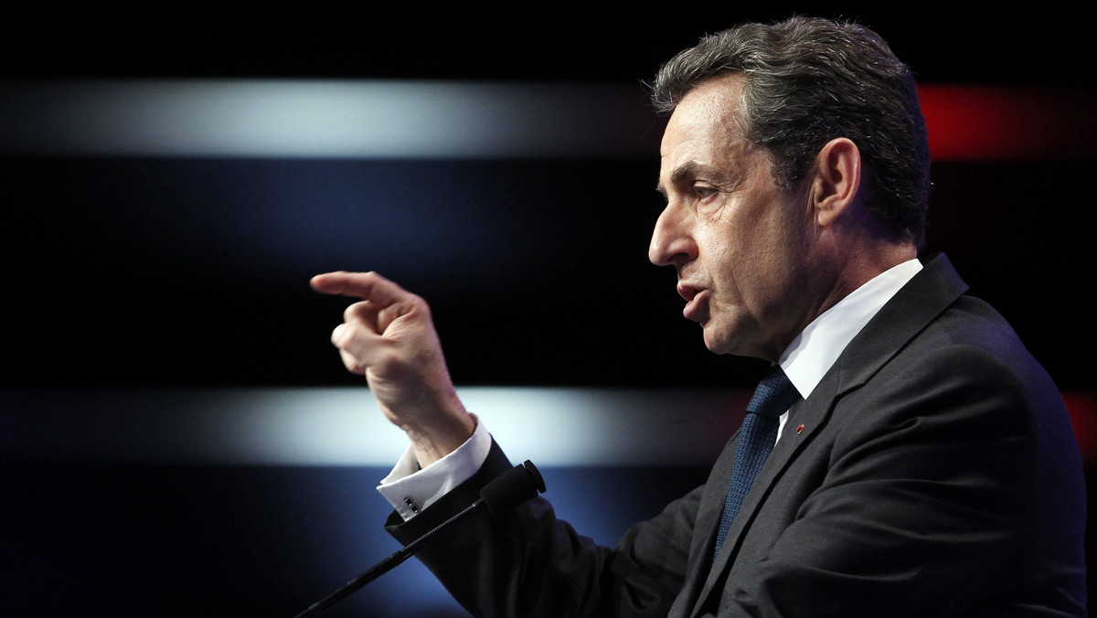 Na sześć dni przed wyborami prezydenckimi we Francji walczący o reelekcję prezydent Nicolas Sarkozy jest wciąż przekonany, że "wszystko może się zmienić", a Francuzi "zmobilizują się w ostatniej chwili", by go poprzeć - pisze poniedziałkowy dziennik "Le Figaro".