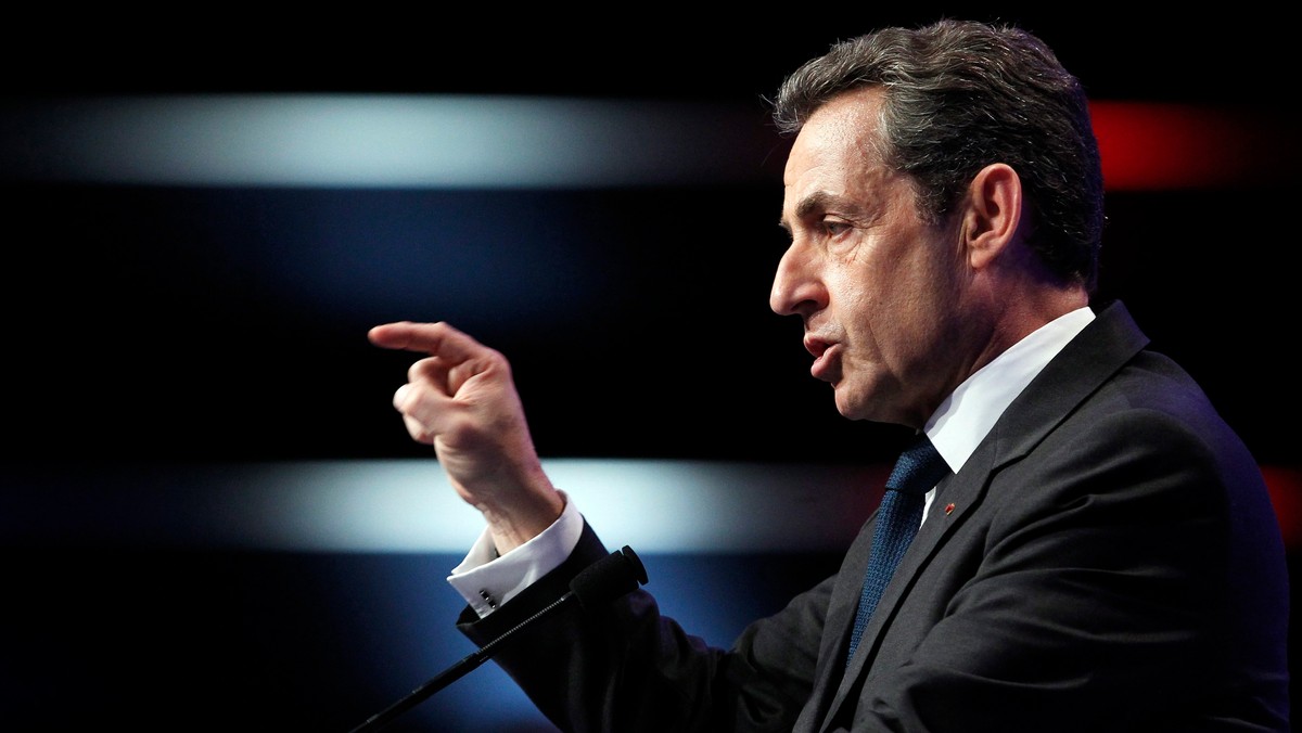 Na sześć dni przed wyborami prezydenckimi we Francji walczący o reelekcję prezydent Nicolas Sarkozy jest wciąż przekonany, że "wszystko może się zmienić", a Francuzi "zmobilizują się w ostatniej chwili", by go poprzeć - pisze poniedziałkowy dziennik "Le Figaro".