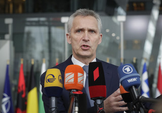 Stoltenberg: Wkraczamy w krytyczną fazę wojny w Ukrainie