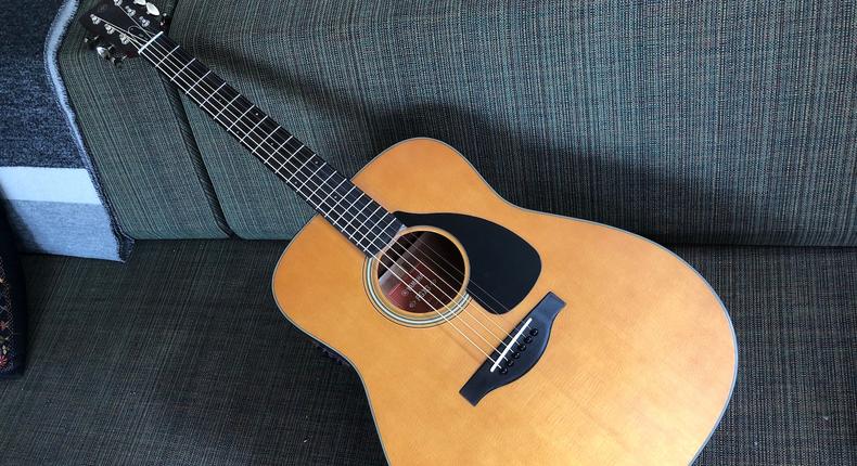 Yamaha Acoustics FGX3 Storia