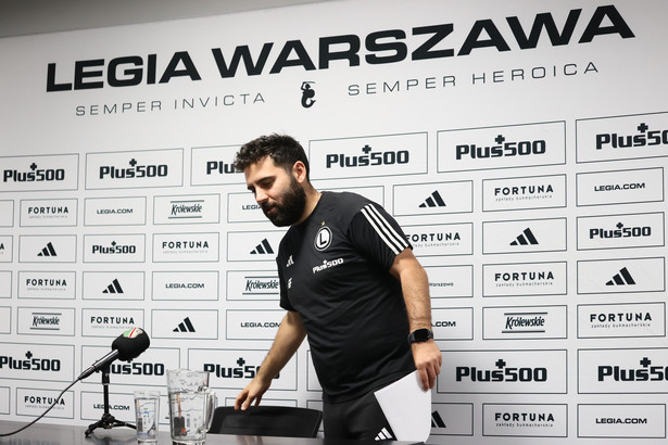 Szkoleniowiec Legii Warszawa Goncalo Feio