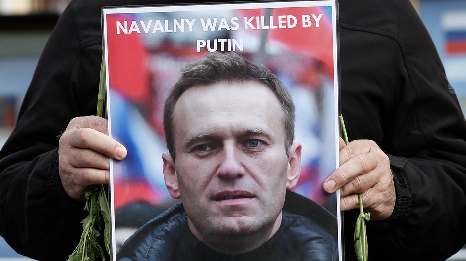 Demonstracja w Bukareszcie ku czci Aleksieja Nawalnego, 18 lutego 2024 r. 