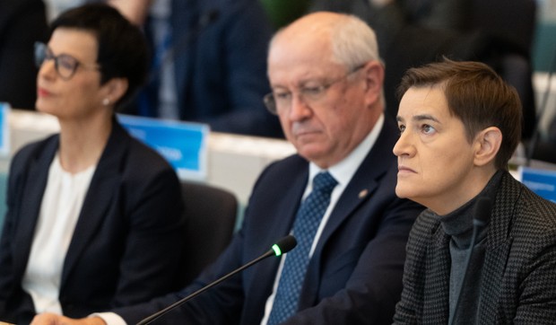 Marta Kos, Ana Brnabić
