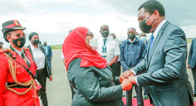 Zambian President Hakainde Hichilema and Tanzanian President Samia Suluhu Hassan