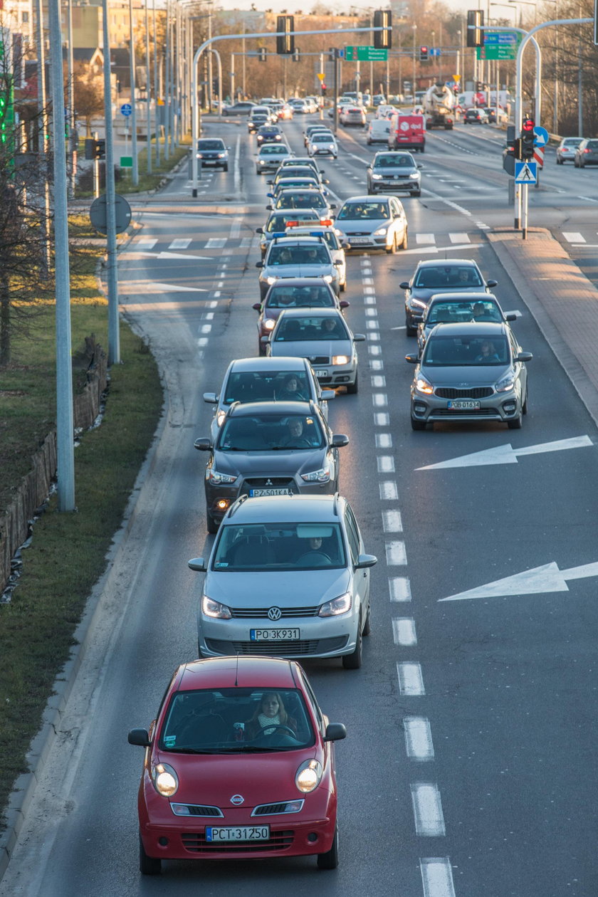 Coraz więcej aut na poznańskich ulicach