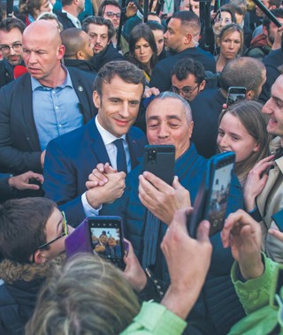 Naród europejski czy Europa narodów? Przegląd wizji Le Pen i Macrona na Francję i jej miejsce w UE