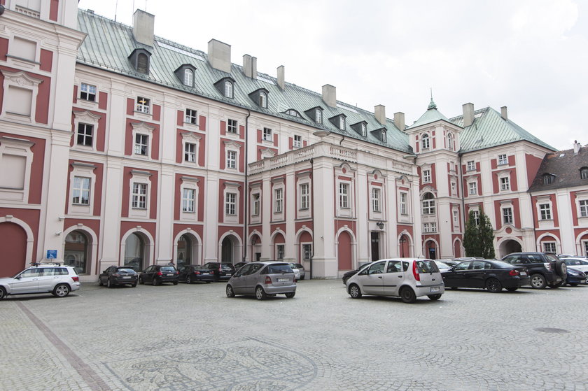 Pomogą Grobelnemu w pakowaniu