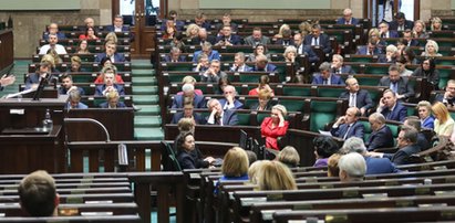 W Sejmie powstaje "czarna księga". W niej nawet kilkadziesiąt nazwisk. Poseł odsłania kulisy