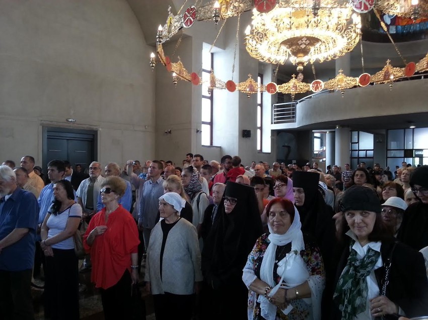 Veliki broj Nišlija prisustvovao je liturgiji povodom gradske slave