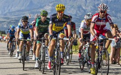 Tylko 5000 kibiców Tour De France przywita kolarzy na Polach Elizejskich