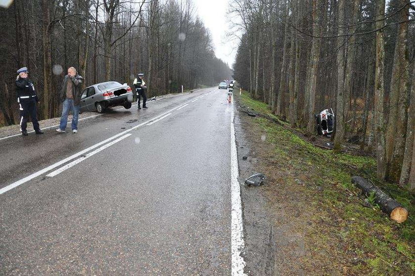 6 osób rannych, 1 nie żyje po czołowym zderzeniu