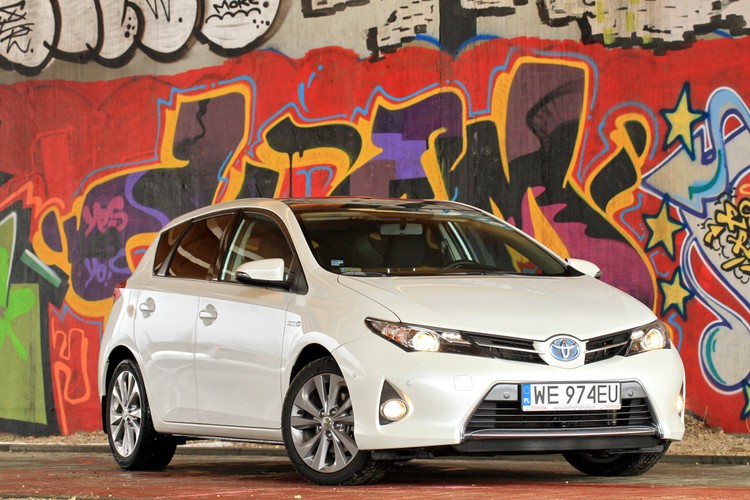 Toyota auris hybrid