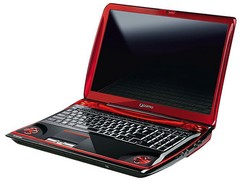 Ognisty wojownik ze skrzydełkami