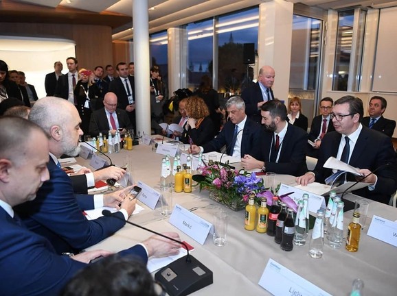 Aleksandar Vučić Aljbin Kurti Mihhen