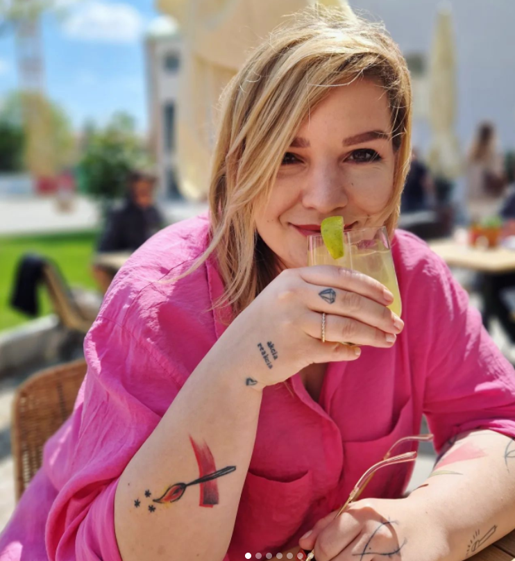 Komička Simona Salátová. 