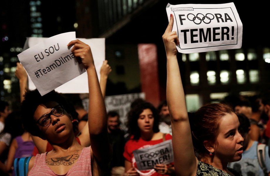 Supporters of Rousseff.