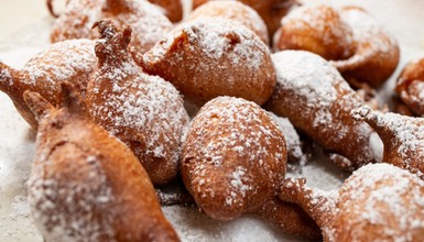 Pięciominutowe pączki jogurtowe. Pyszny przebój na karnawałowe imprezy