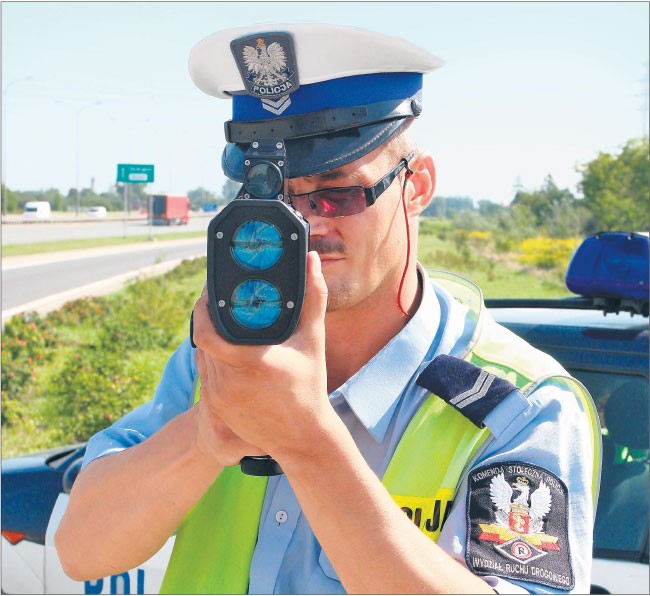 Laserowych radarów policja używa od niedawna, ale kierowcy już mają urządzenia zdolne je zakłócać Fot. Dominik Gryzewski/SE/East News