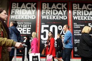 Black Friday czarny piątek zakupy kolejka sklep