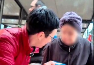 Ivana pomaže baki na pijaci