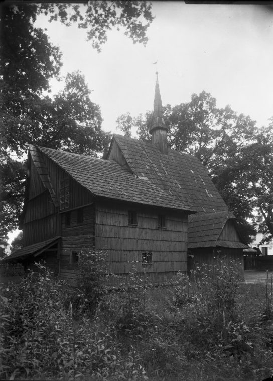 Bryła kościoła św. Michała w Katowicach, widok od strony północno – wschodniej