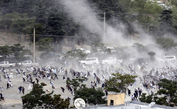 Eksplozje w Kabulu na pogrzebach ofiar starć z policją. Jest wielu zabitych