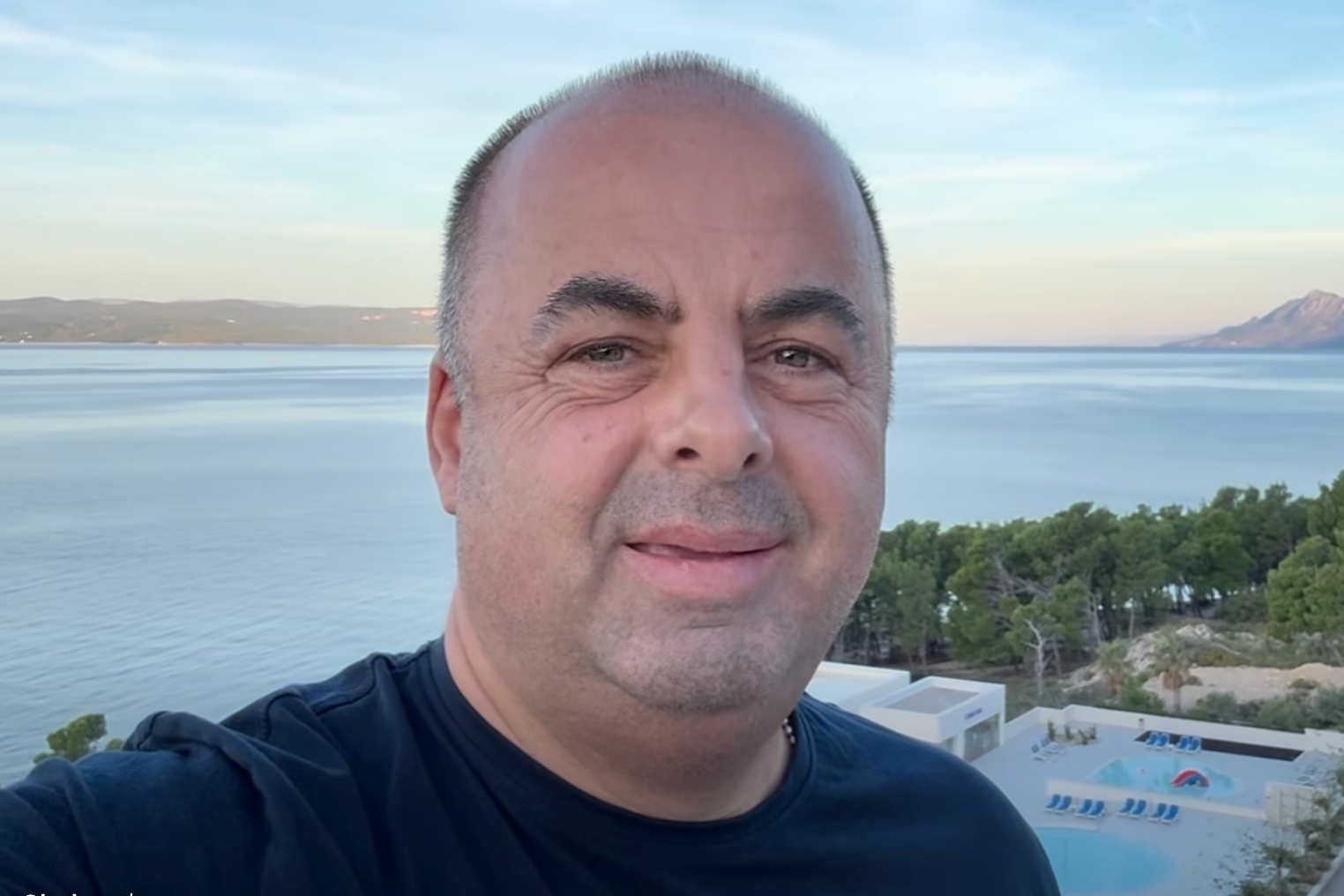 Moderátor a zabávač Richard Vrablec.