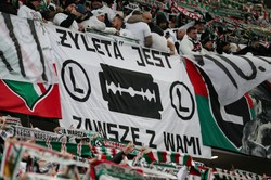 Pululu skarżył się na rasizm, Waluś na "Żylecie". Komisja Ligi ukarała Legię