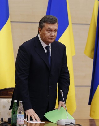 Szwajcaria zamraża kolejne konta ludziom Janukowycza