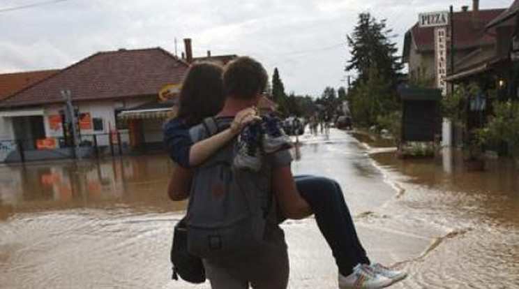 Brutális vihar csapott le a fővárosra, hatalmas volt a káosz - Fotó!