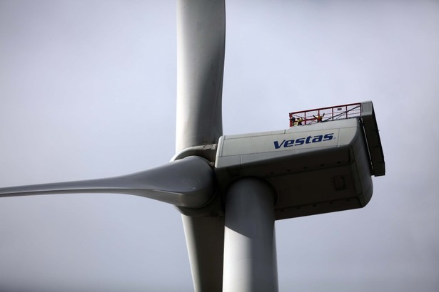 Turbina wiatrowa MHI Vestas V164 w czasie testów operacyjnych w duńskim centrum testowym turbin wiatrowych w Osterild. Dania, 18.04.2016.