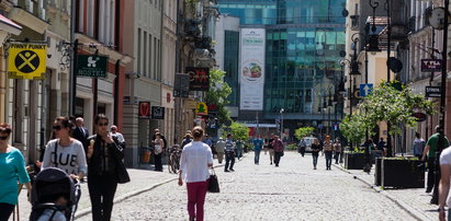 Będzie równa i antypoślizgowa kostka