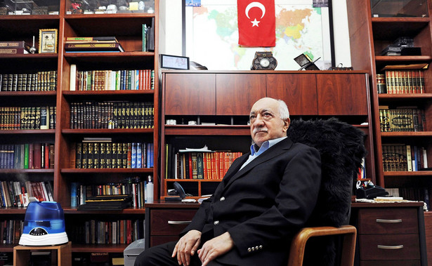To jego Erdogan oskarża o wywołanie puczu. Kim jest Fethullah Gulen?
