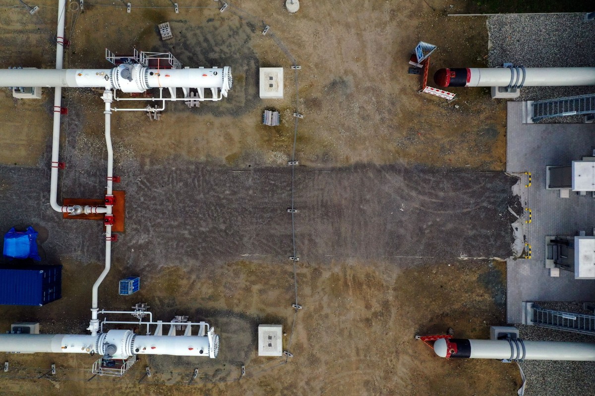 Gazprom już zapowiedział, że jeszcze w tym roku przez NS2 może przetransportować 5,6 mld metrów sześciennych gazu.