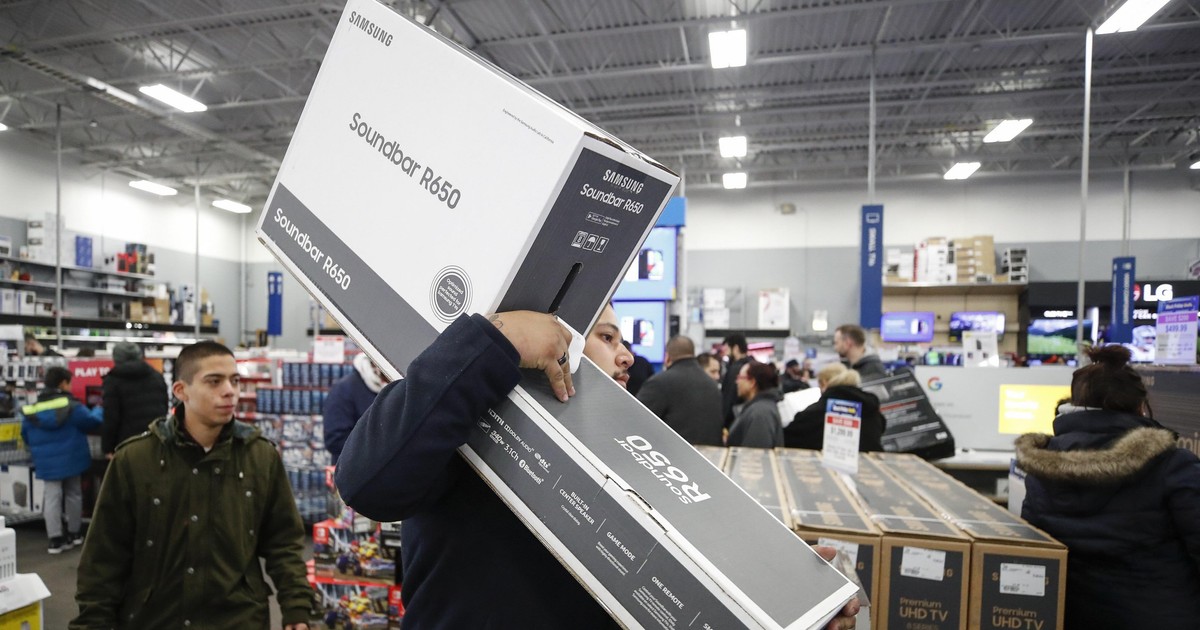 Polacy dostali zakupowej gorączki. Jeden hit wyprzedaży zostawił całą konkurencję w tyle