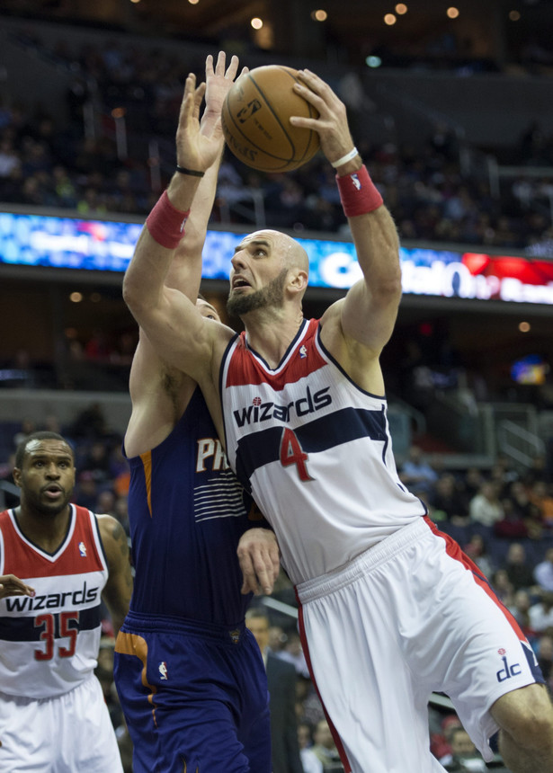 Liga NBA: Porażka Wizards z Suns. 17 punktów Marcina Gortata