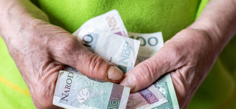 Ile trzeba zarabiać, żeby dostać 5 tys. emerytury? Kwota jest dość wysoka