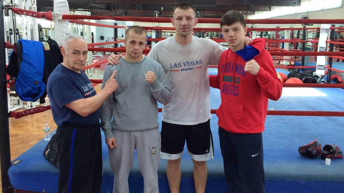 Kamil Łaszczyk (15-0, 7 KO) i Patryk Szymański (9-0, 4 KO), pięściarze z grupy bokserskiej Global Boxing prowadzonej przez Mariusza Kołodzieja, którzy już 7 lutego będą walczyć na gali w Chicago, odwiedzili podczas treningu Tomasza Adamka (49-2, 29 KO).