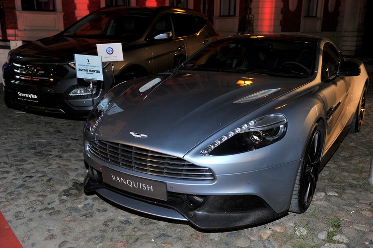 Aston martin vanquish