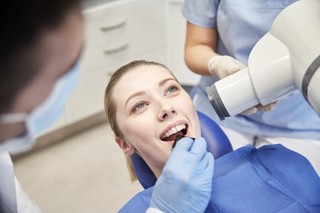 Dla kogo '500 plus' na dentystę? Prywatnie te zabiegi stomatologiczne dużo kosztują